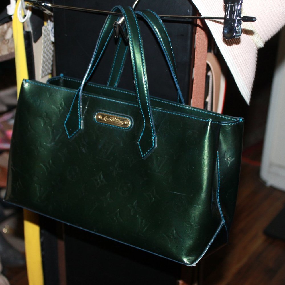 Authentic Louis Vuitton Reade Vernis bag